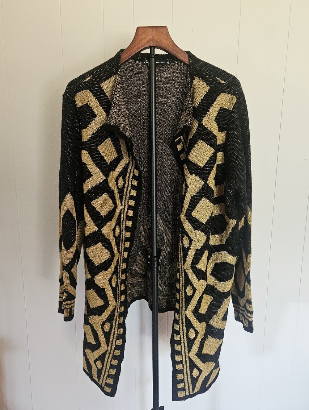 Style By Harve Benard Black And Beige Open Front Cardigan